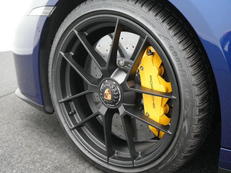 Porsche 992.2 Carrera 4 GTS