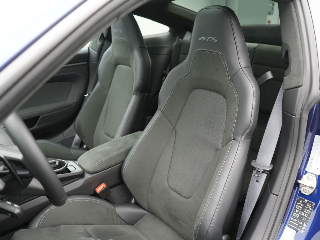 Porsche 992.2 Carrera 4 GTS