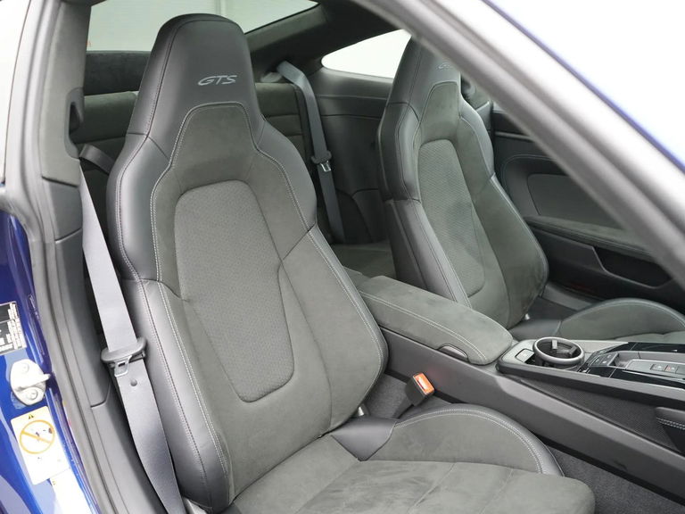 Porsche 992.2 Carrera 4 GTS