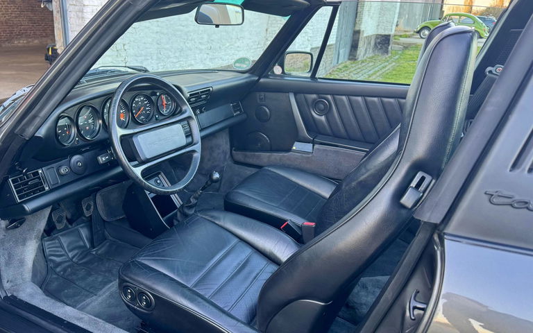 Porsche 911 Carrera 3.2