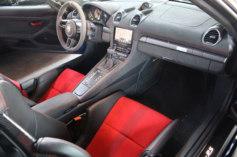 Porsche 718 Spyder RS