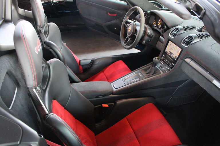 Porsche 718 Spyder RS