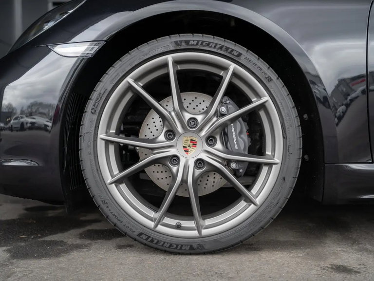 Porsche 718 Cayman