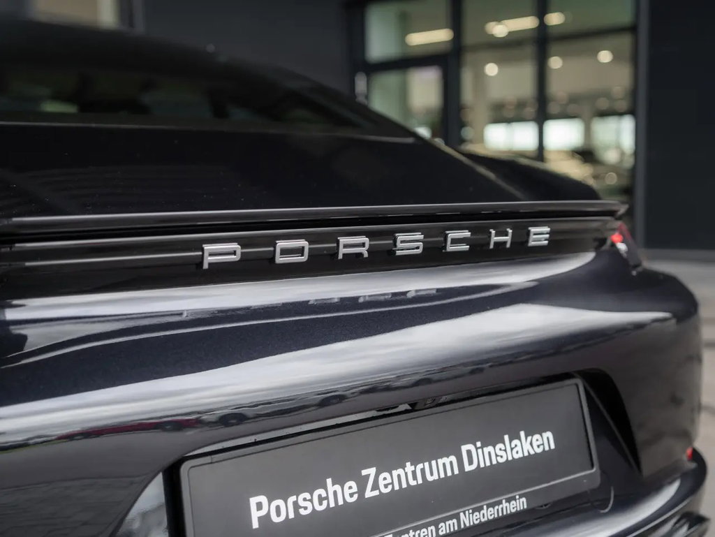 Porsche 718 Cayman