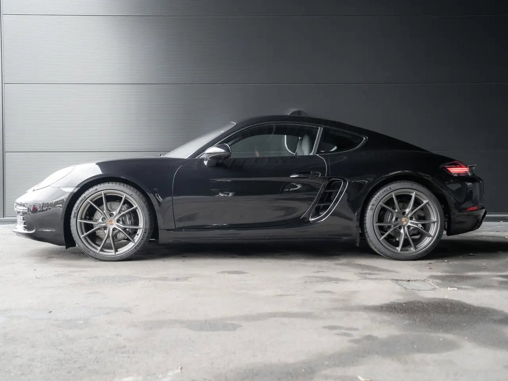 Porsche 718 Cayman