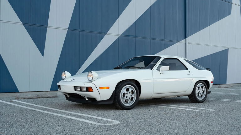Porsche 928