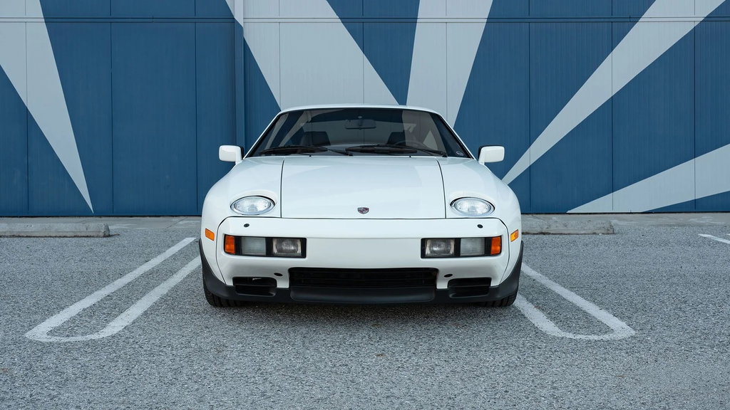 Porsche 928