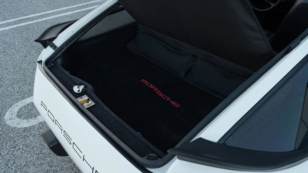 Porsche 928