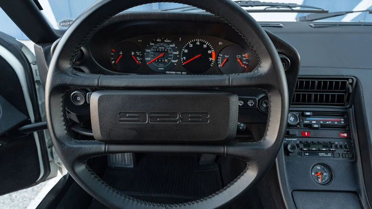 Porsche 928