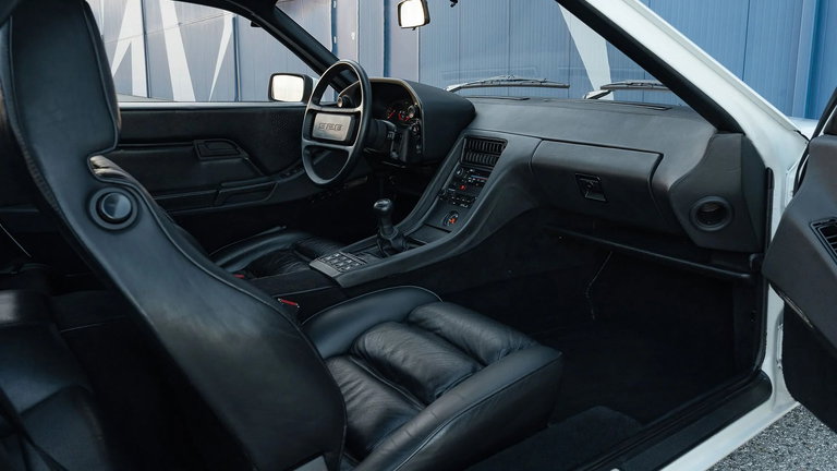 Porsche 928