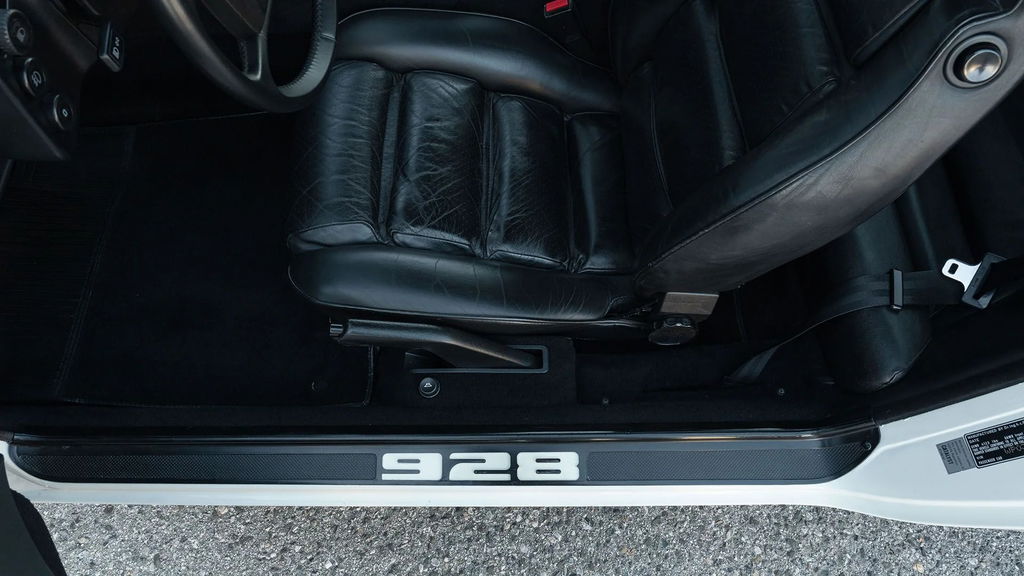 Porsche 928