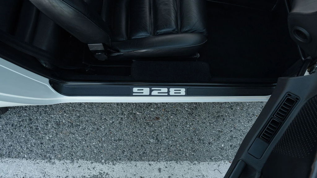Porsche 928