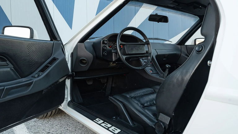 Porsche 928