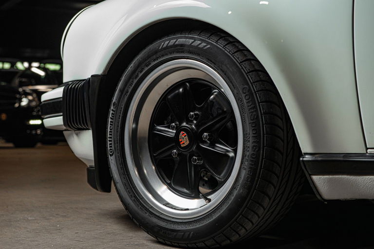 Porsche 911 Turbo 3.3