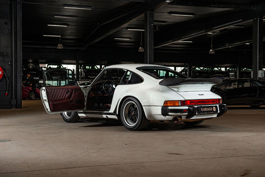 Porsche 911 Turbo 3.3
