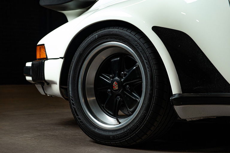 Porsche 911 Turbo 3.3