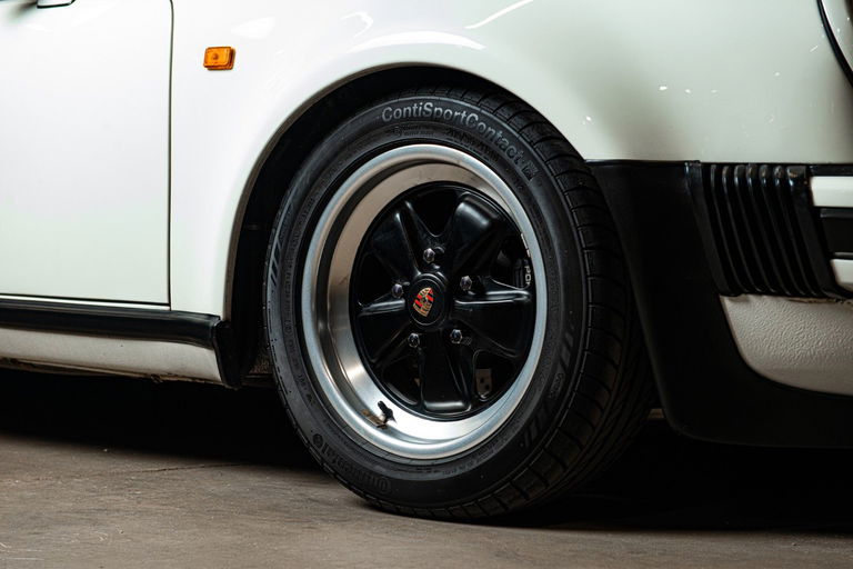 Porsche 911 Turbo 3.3