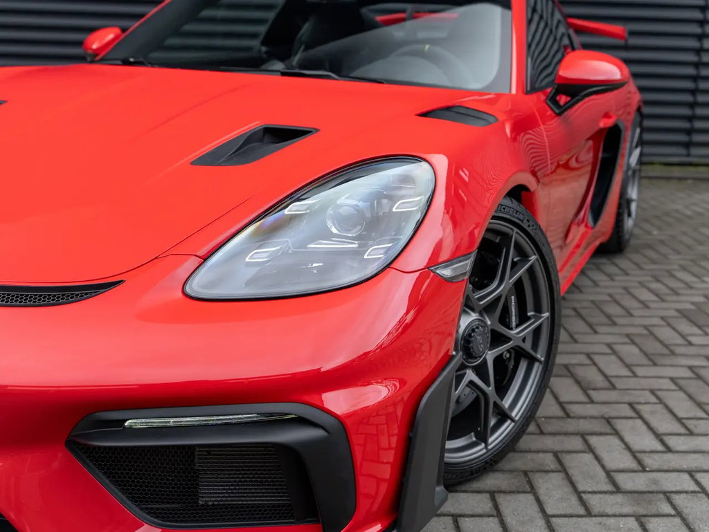 Porsche 718 Cayman GT4 RS