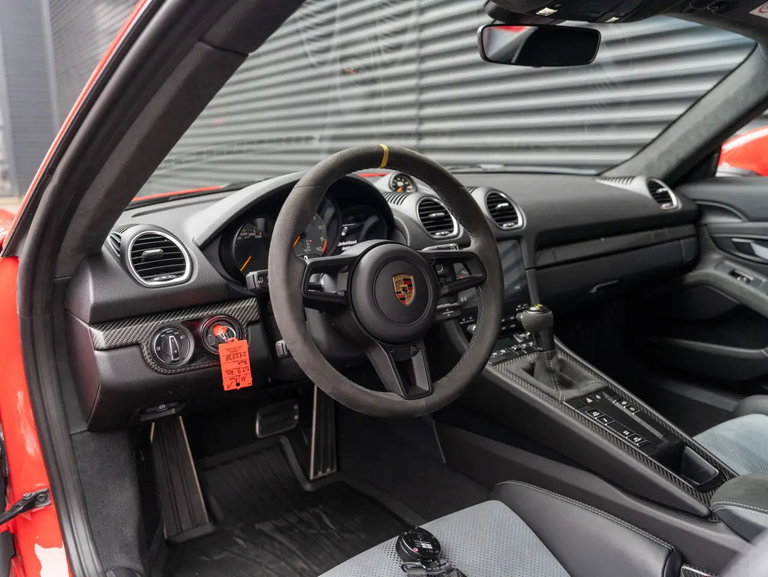 Porsche 718 Cayman GT4 RS