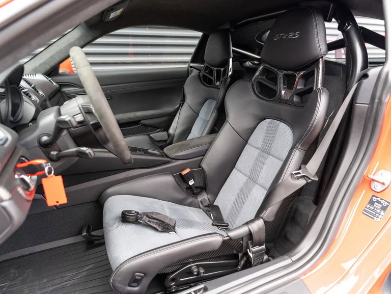 Porsche 718 Cayman GT4 RS