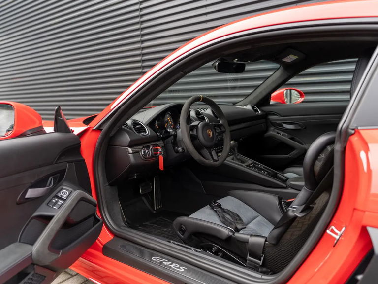 Porsche 718 Cayman GT4 RS