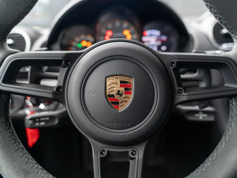 Porsche 718 Cayman GT4 RS
