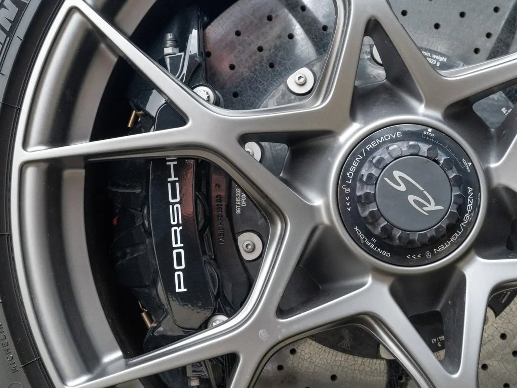 Porsche 718 Cayman GT4 RS