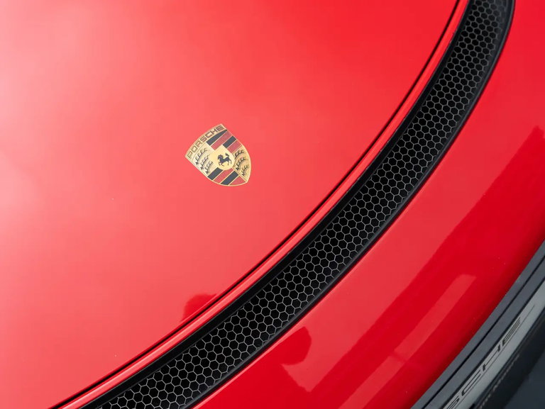 Porsche 718 Cayman GT4 RS