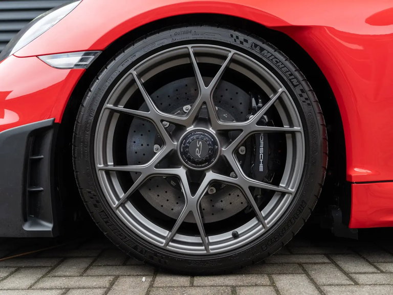 Porsche 718 Cayman GT4 RS