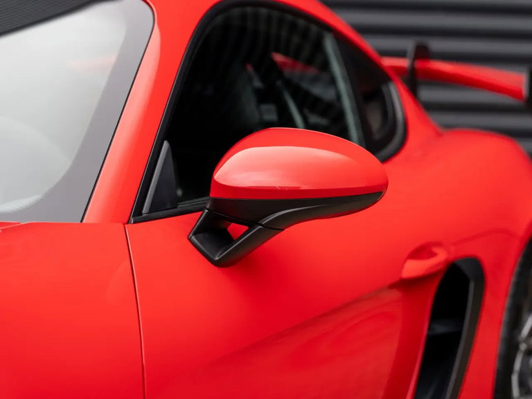 Porsche 718 Cayman GT4 RS