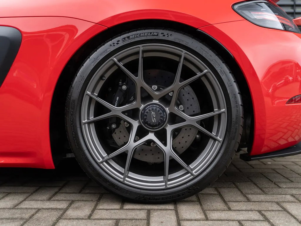 Porsche 718 Cayman GT4 RS