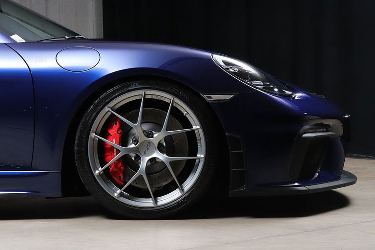 Porsche 718 Cayman GT4
