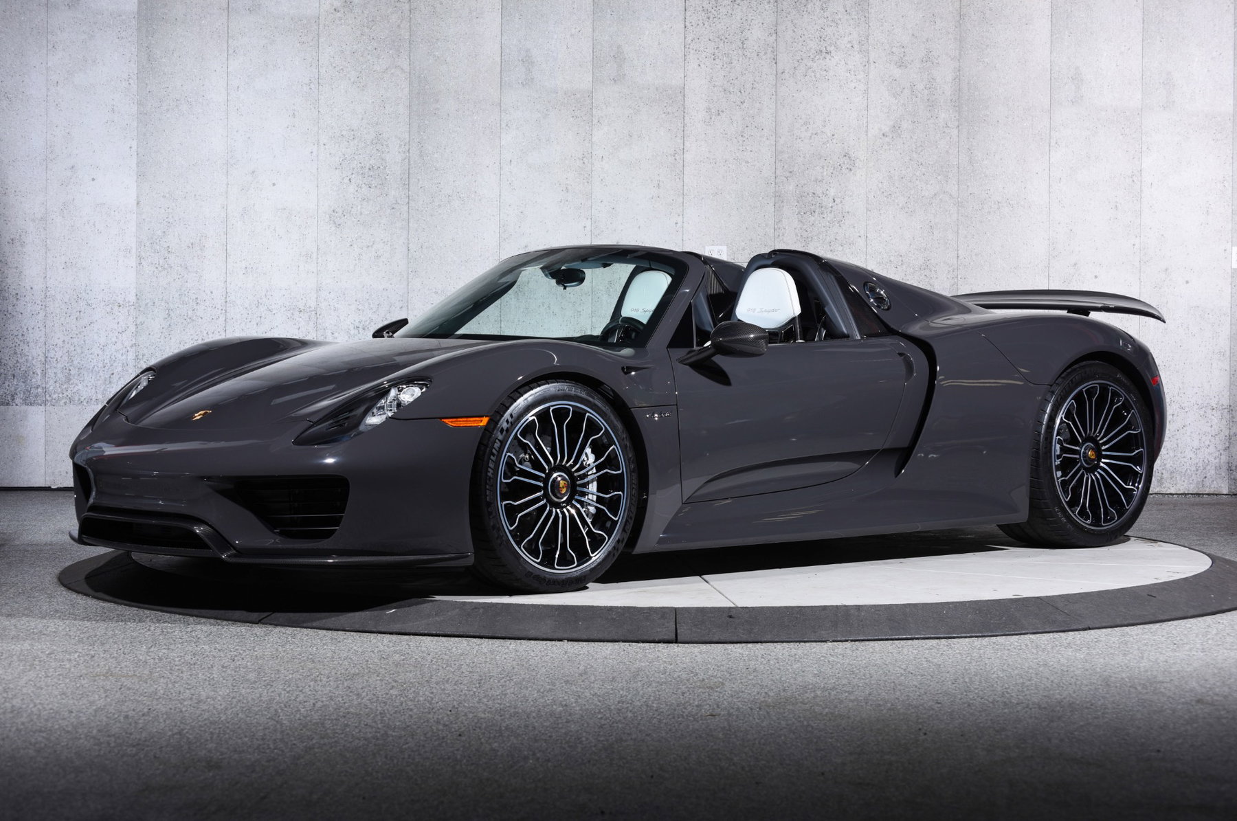 Porsche 918 Spyder 2015 - elferspot.com - Marketplace for Porsche