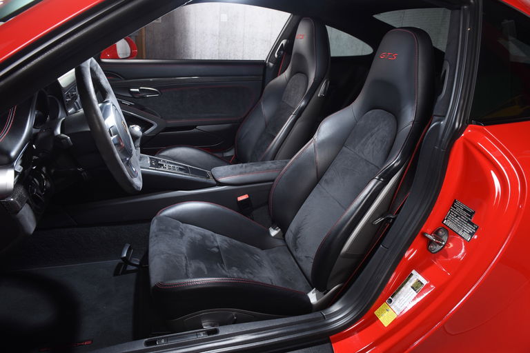 Porsche 991 Carrera GTS