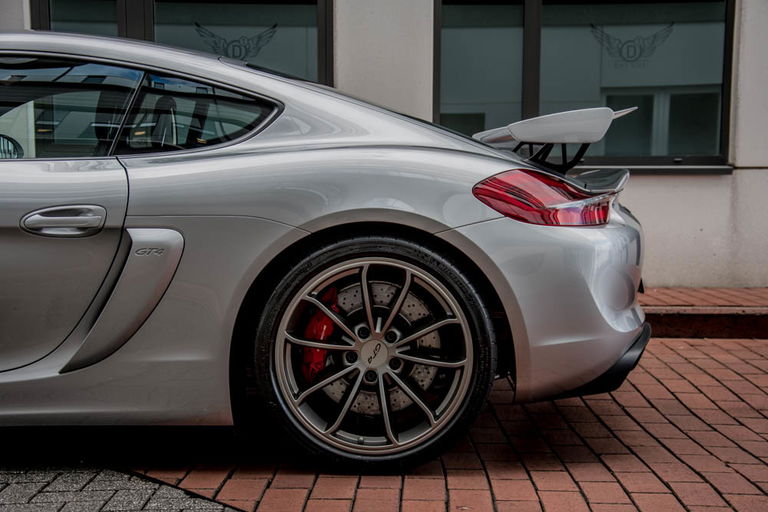 Porsche 981 Cayman GT4