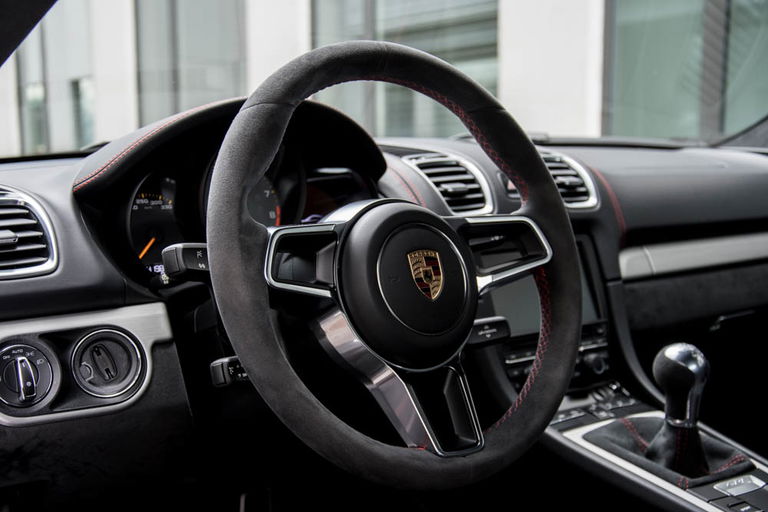 Porsche 981 Cayman GT4