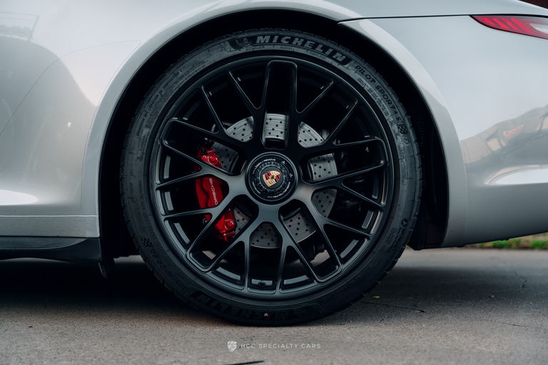 Porsche 991 Carrera 4 GTS