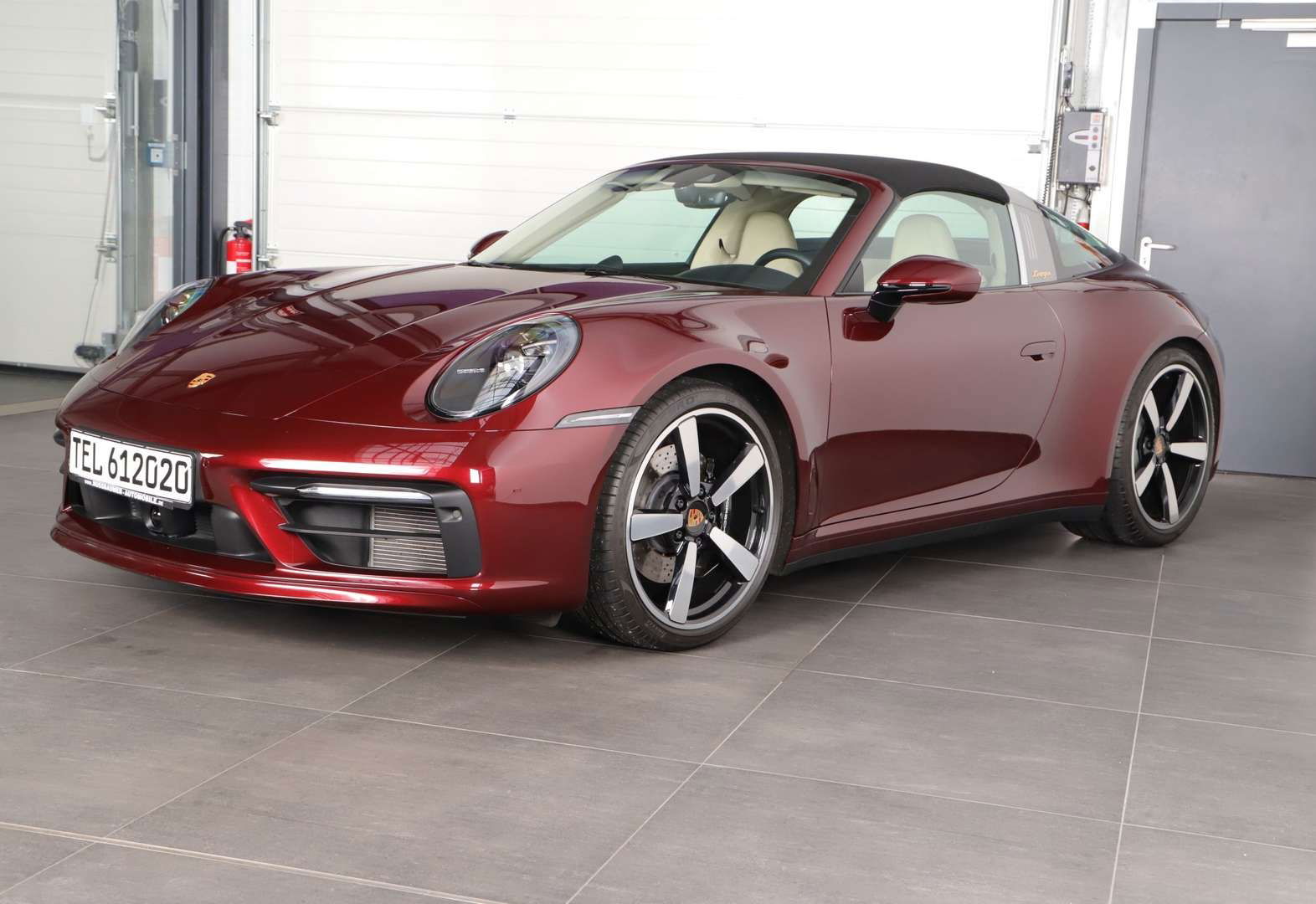 Porsche 992 Heritage Design Edition
