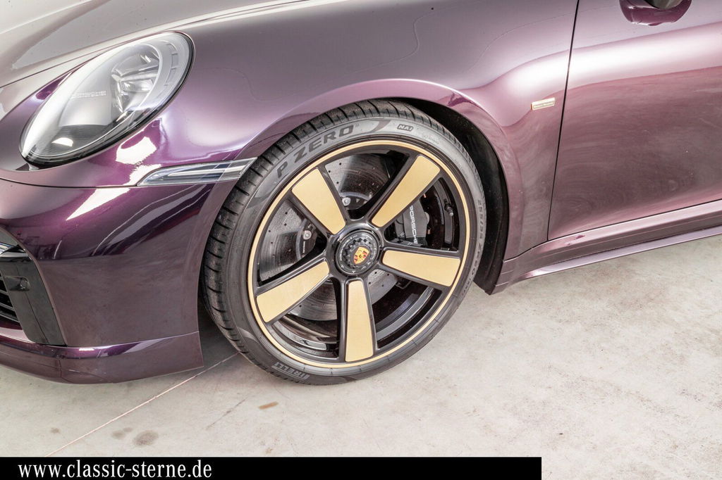 Porsche 992 Sport Classic