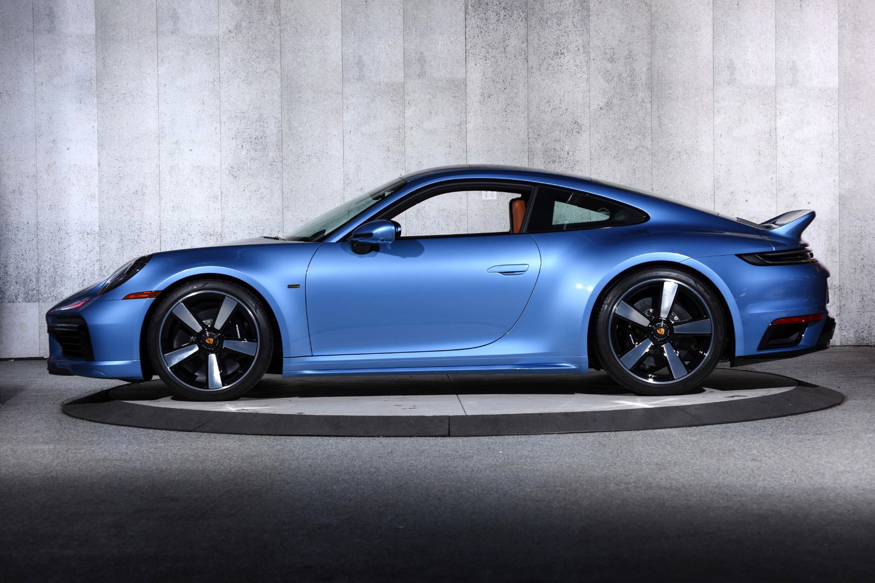 Porsche 992 Sport Classic 2023 - elferspot.com - Marketplace for