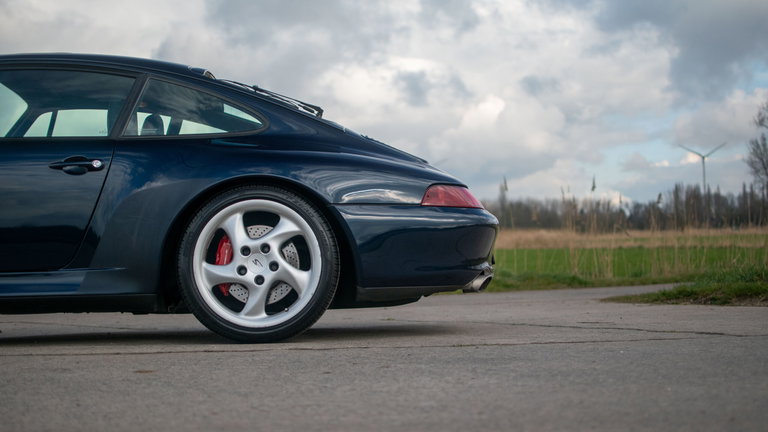 Porsche 993 Carrera 4S