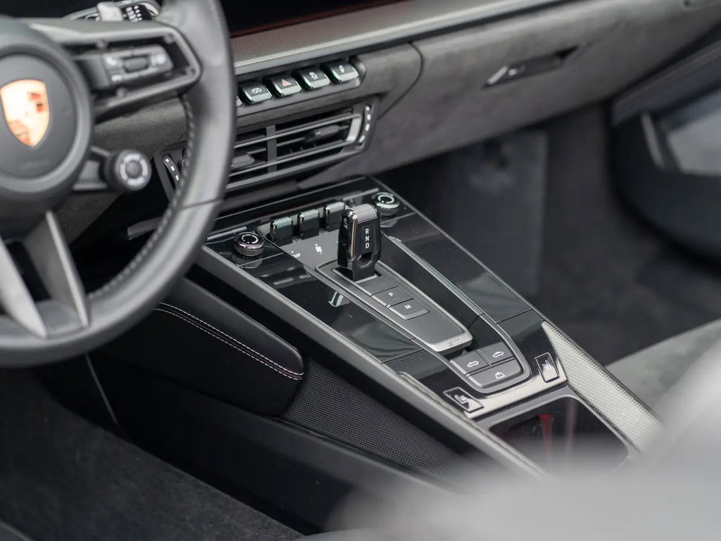 Porsche 992 Carrera 4 GTS