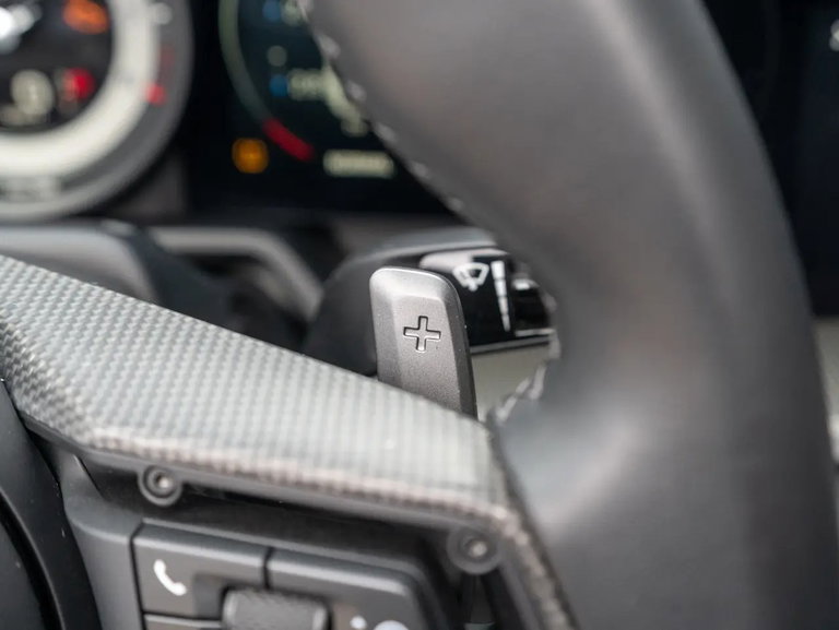 Porsche 992 Carrera 4 GTS