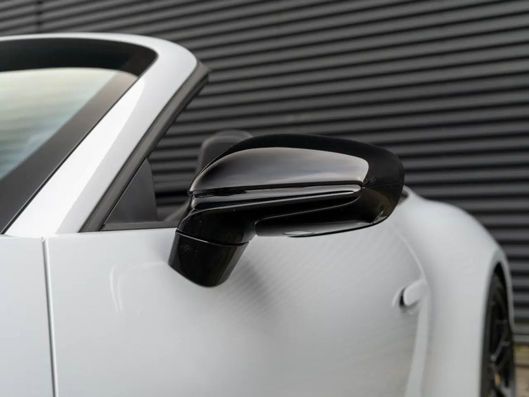 Porsche 992 Carrera 4 GTS