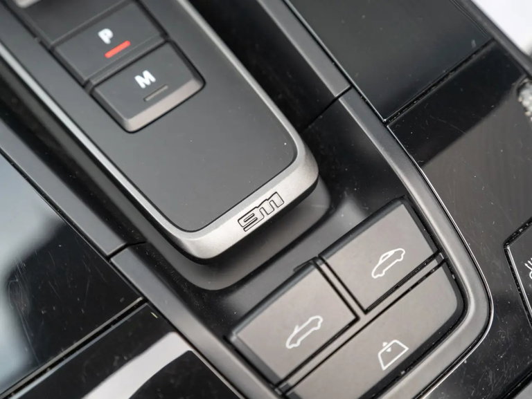 Porsche 992 Carrera 4 GTS