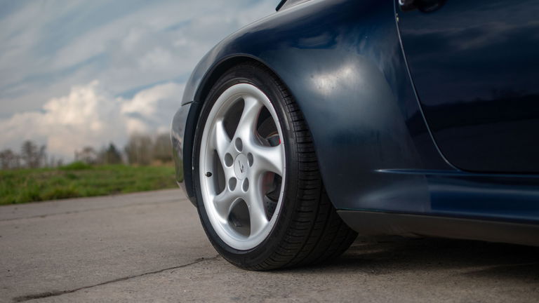 Porsche 993 Carrera 4S