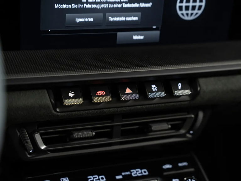 Porsche 992 Carrera 4 GTS