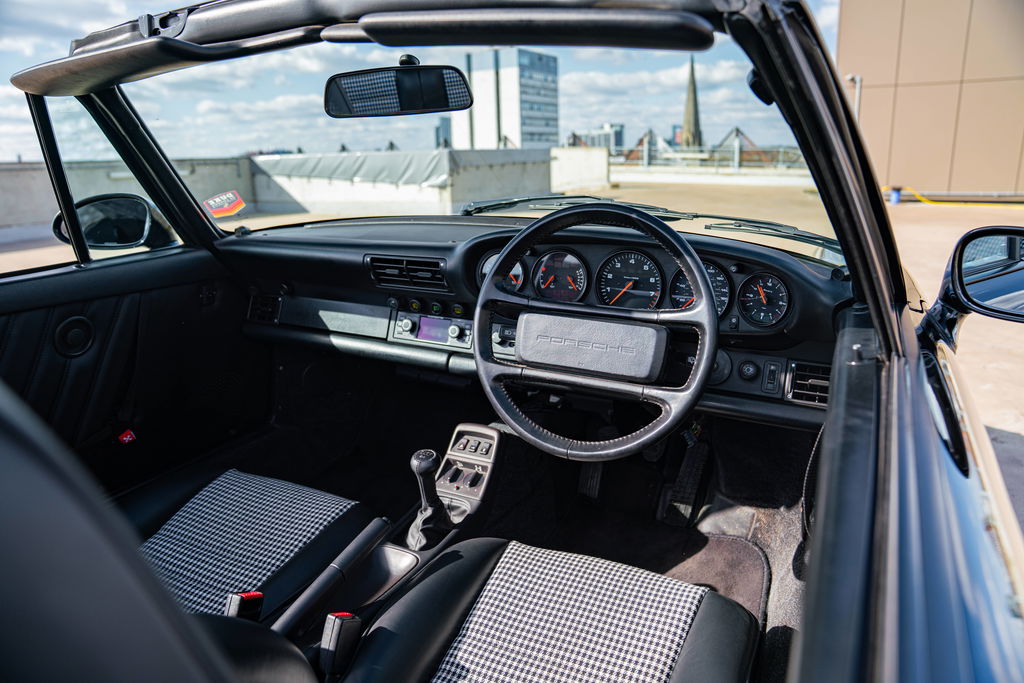 Porsche 964 Carrera 4