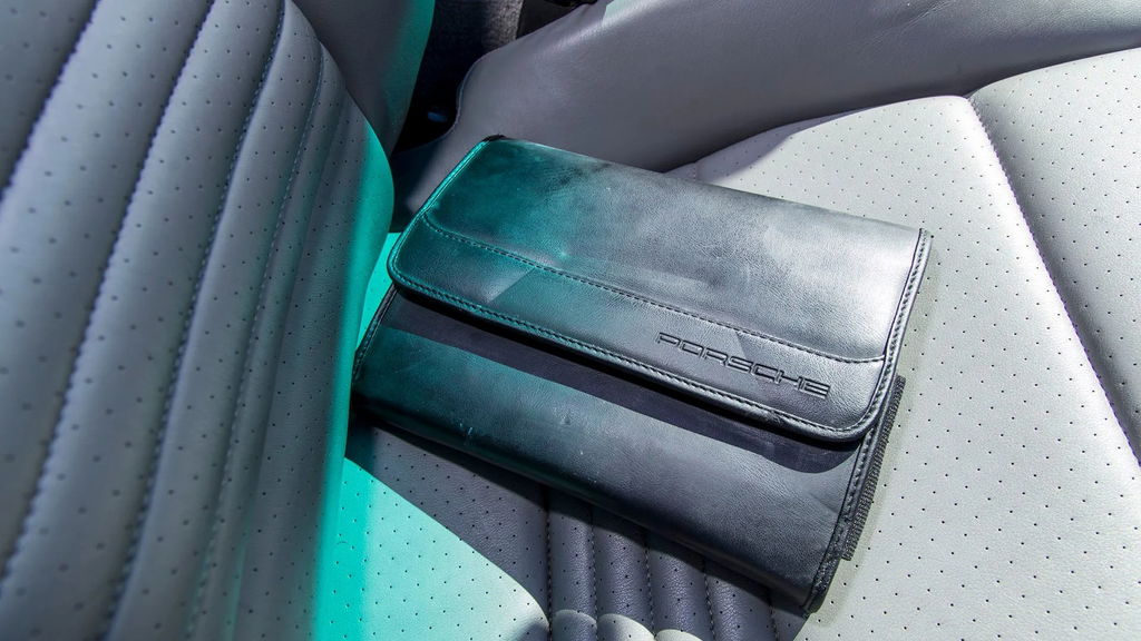 Porsche 996 Carrera 4