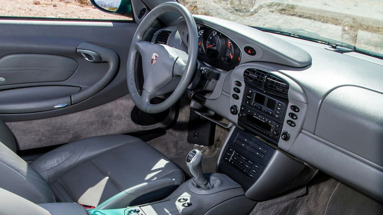 Porsche 996 Carrera 4